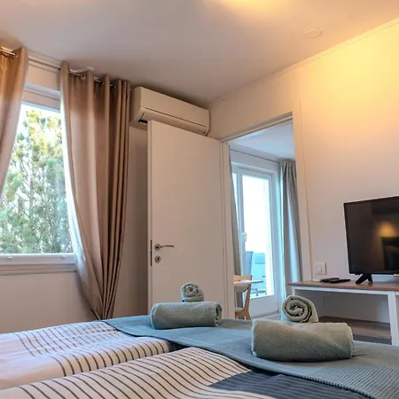 Yadranka With Sea View *