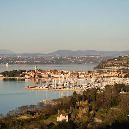 Yadranka With Sea View *