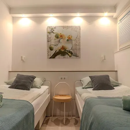 Yadranka With Sea View