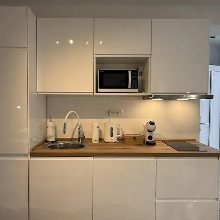 Апартаменты Yadranka With Sea View *