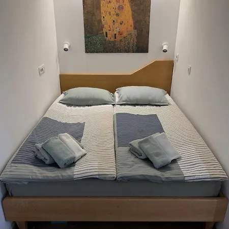 Yadranka With Sea View *