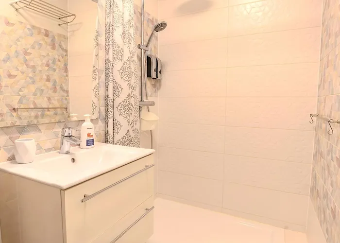 Yadranka With Sea View アパート *