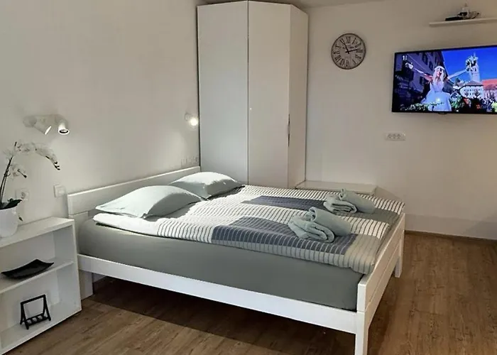 Yadranka With Sea View アパート *