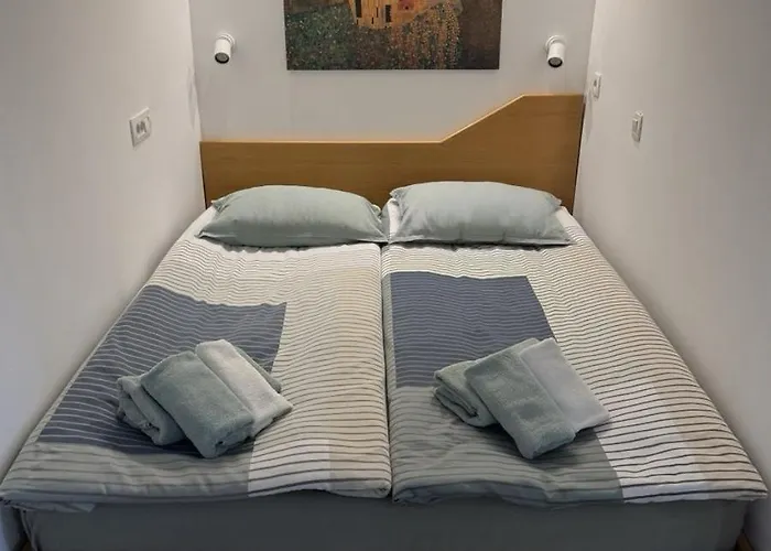 Yadranka With Sea View *